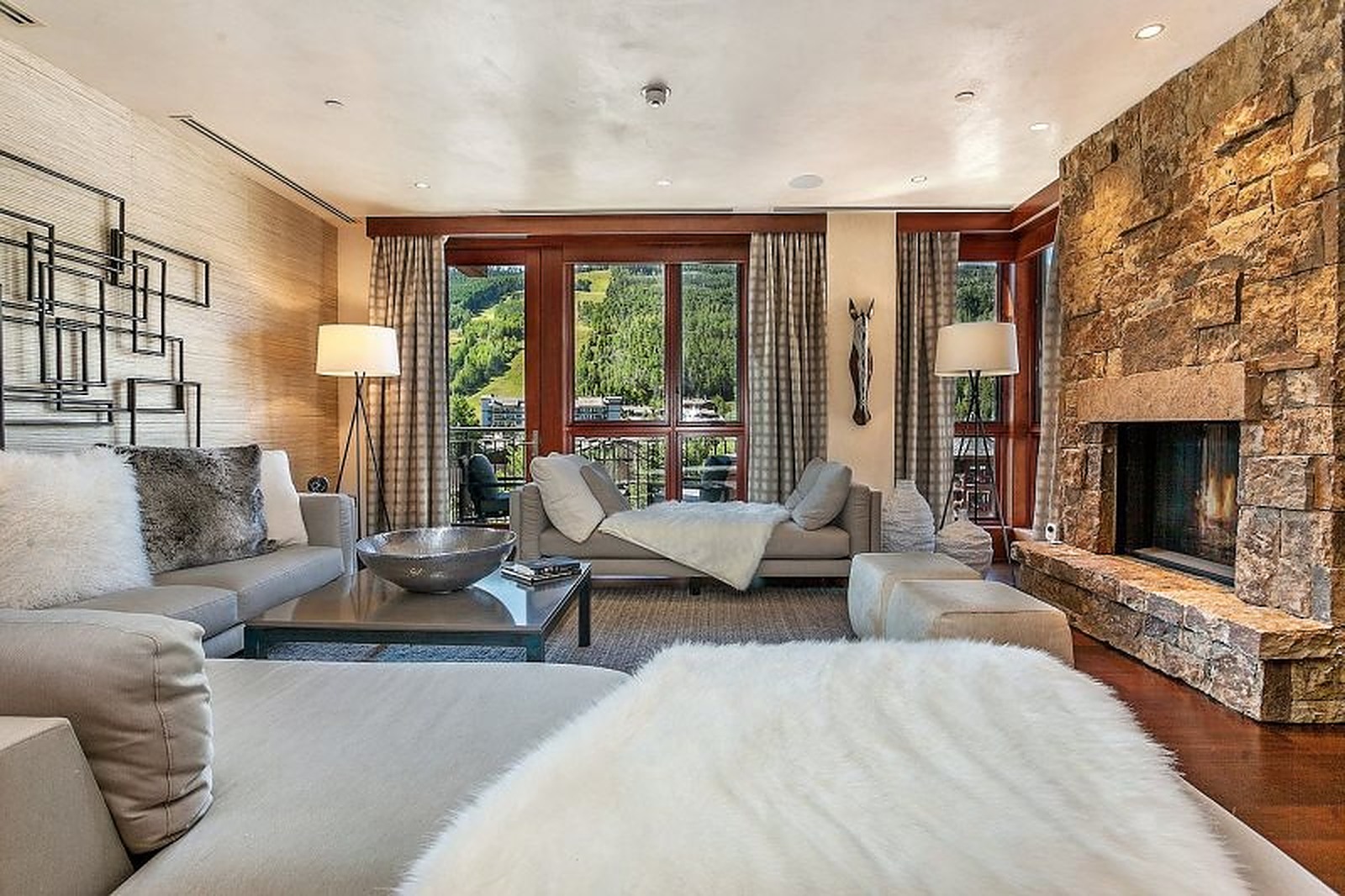 East House - Image 3